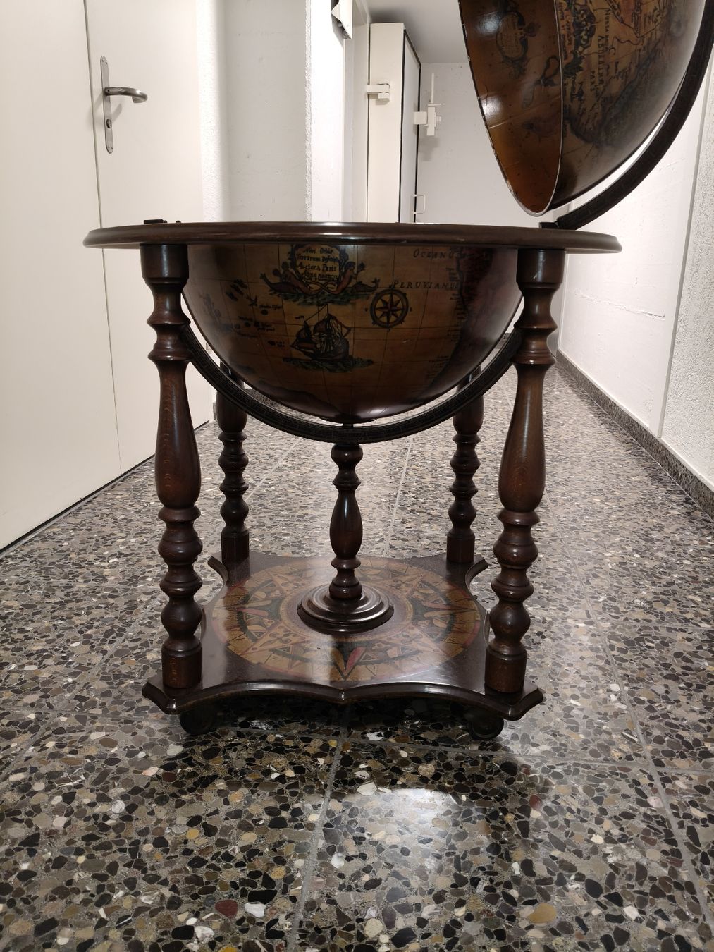 Sonstige Dekorationen & Accessoires: Vintage Zodiac Globe Bar / Globusbar – Gebraucht aus Baar von ale_cj6f 6