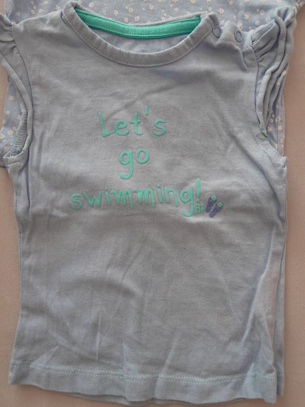 Blusen, T-Shirts & Tops: Kinder Kurzarmshirts Grösse 62/68 – Gebraucht aus Worb von Osterthal 1