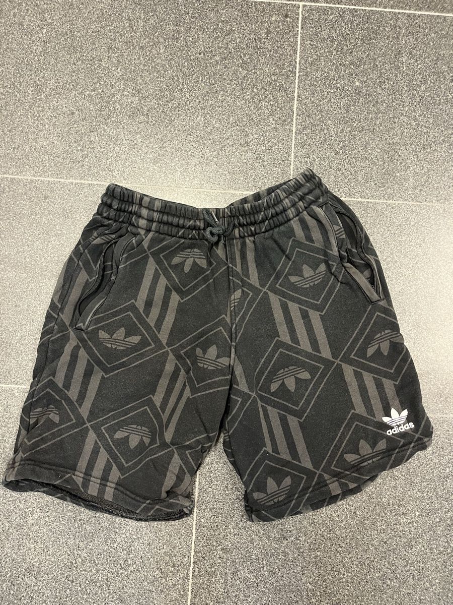 Adidas Pantaloni: ADIDAS Sporthose Schwarz (S) – Nuovo (secondo la descrizione) da Zollikon venduto da gsch123