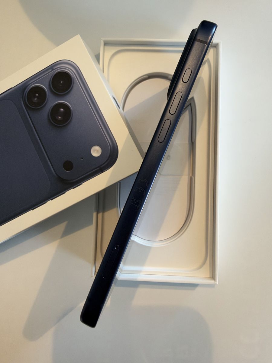 Apple Telefoni cellulari / Smartphones: Iphone 17 pro max 256GB tiefblau – Usato da Wildegg venduto da _wysiwyg_ 3