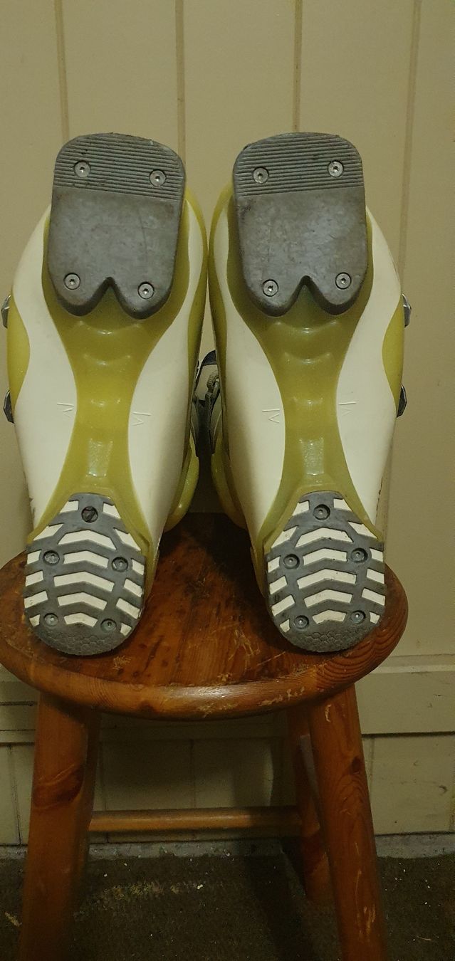 Atomic Scarpe da donna: Atomic balanze 90 – Usato da Burgdorf venduto da schlange034 3