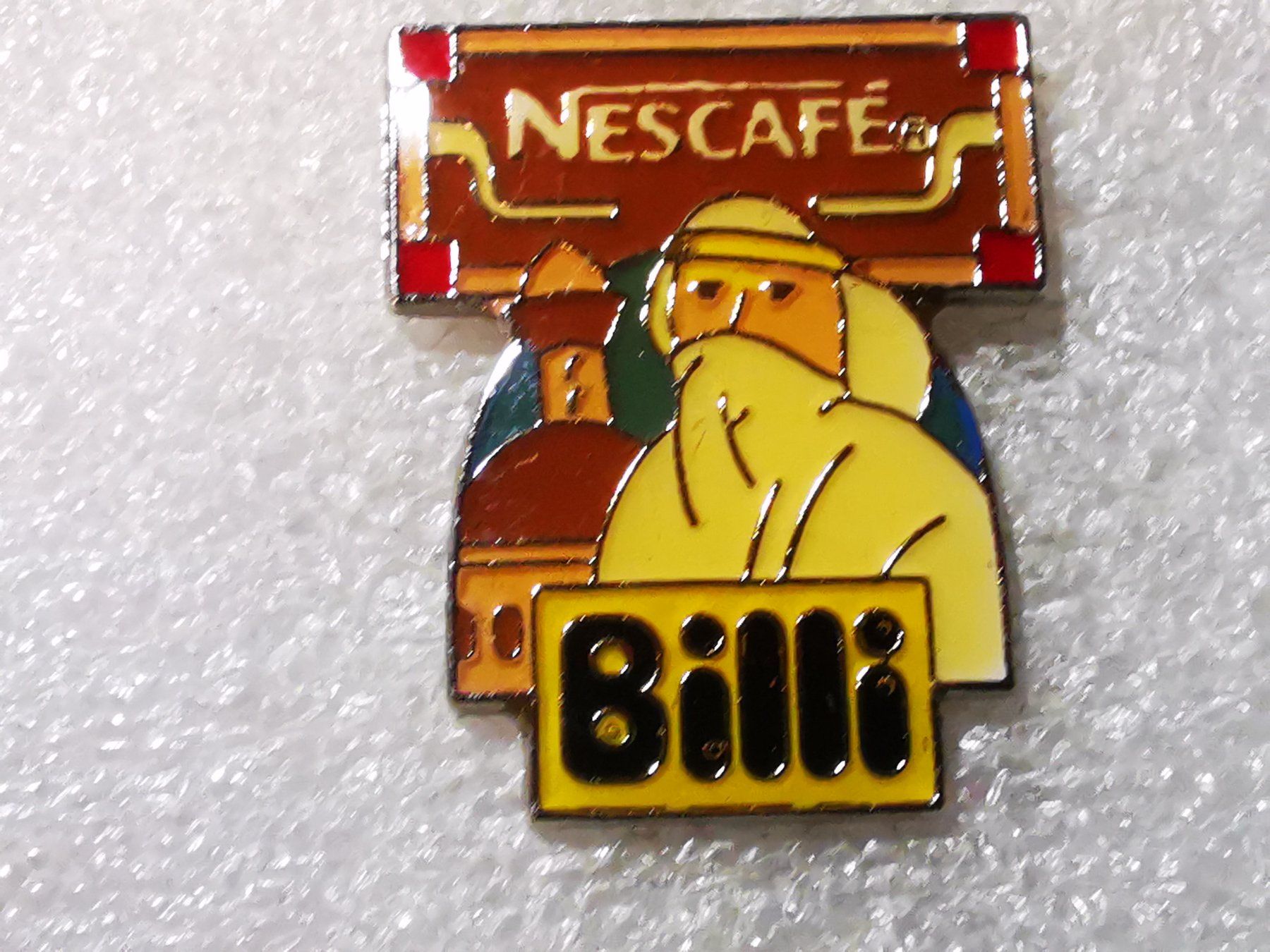 Placchette & Badge: Ansteckpin 26: Billi x Nescafe – Usato da Oppligen venduto da Pin-Fall-Shop