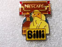 Ansteckpin 26: Billi x Nescafe