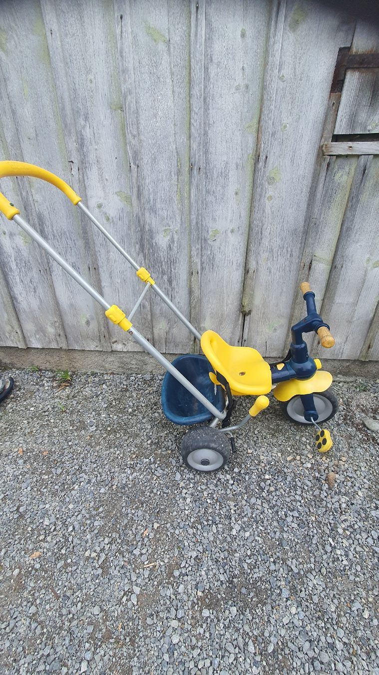 Fahrzeuge für Kinder: 3 Rad – Gebraucht aus Flawil von minggeli83