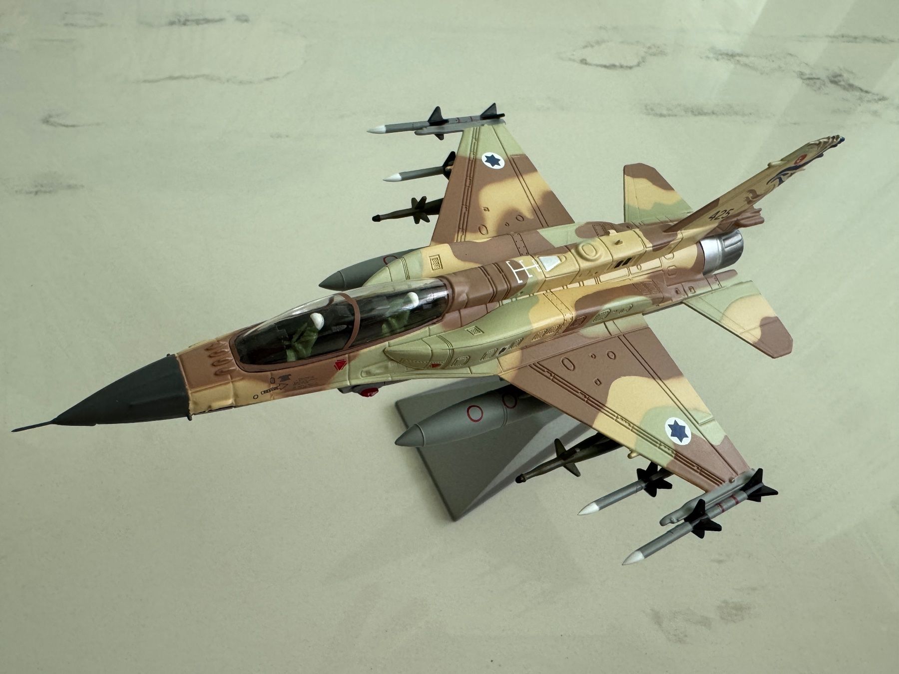 Modellbausätze & Standmodelle: F-16I "Sufa" Israeli Defense Force Lockheed Martin Kampfjet – Neu (gemäss Beschreibung) aus Hünenberg See von Rroger911 6