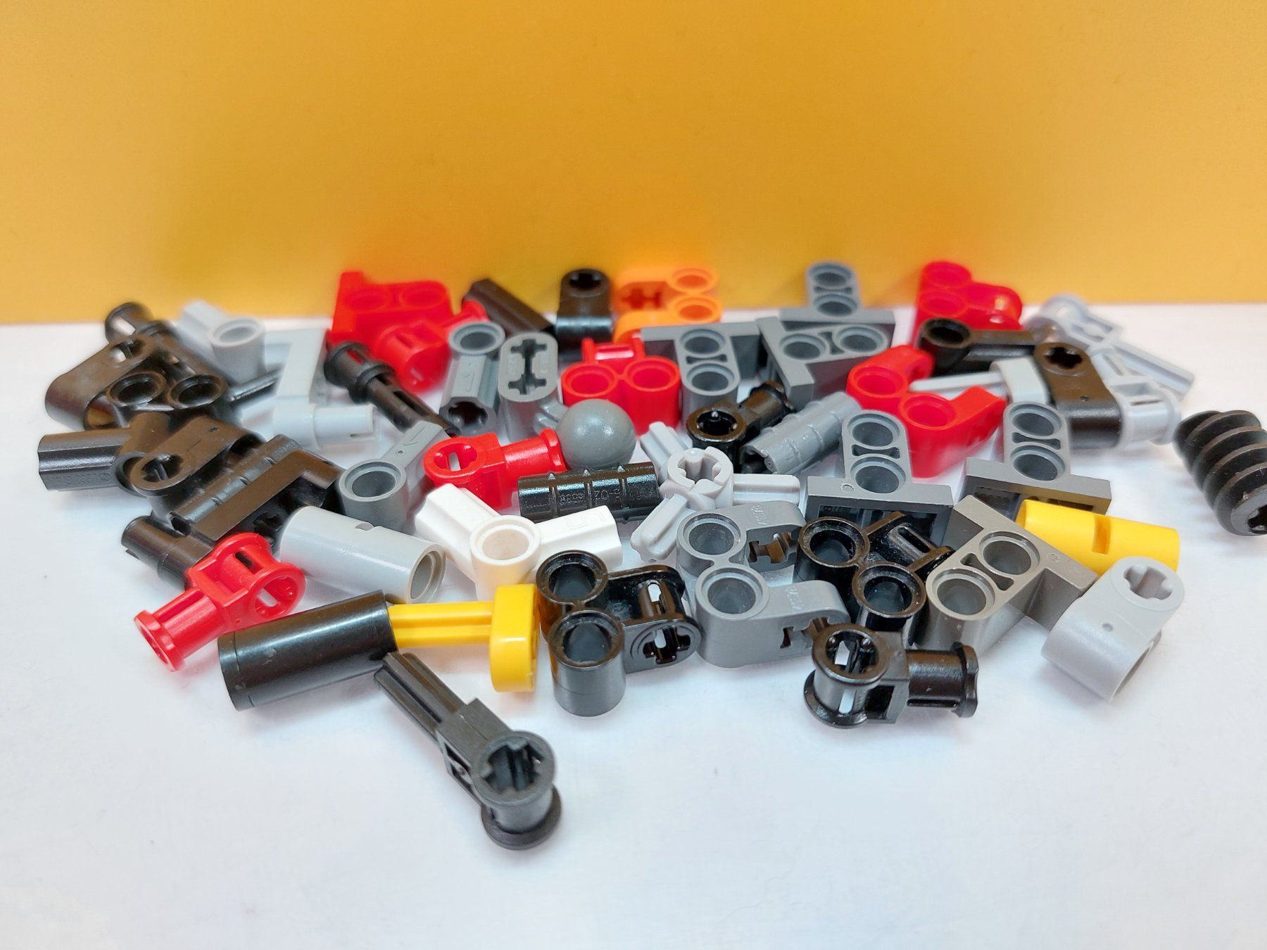 Lego Kit di costruzioni: LEGO Technic Ersatzteile - Kleinteile – Usato da St.Gallen venduto da TinasBauundSpiel 1