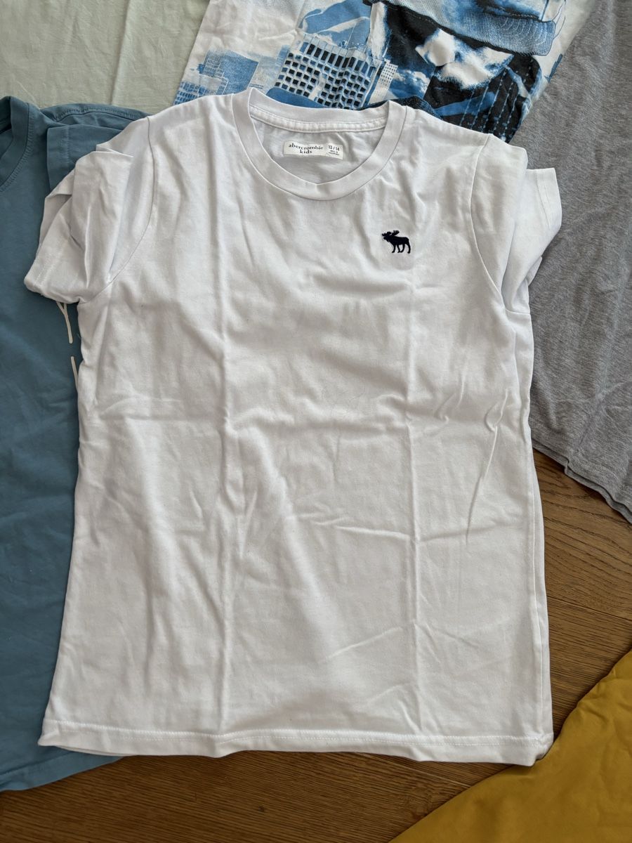 Lotti & Set di vestiti: T-Shirts Jungs – Usato da Würenlos venduto da Ashley24 3