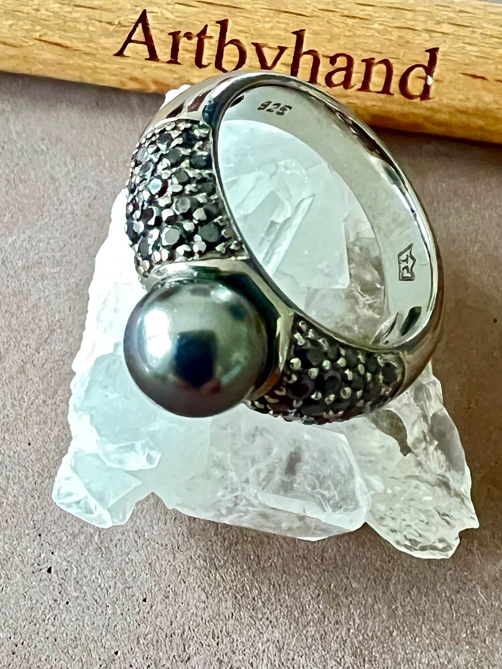 Anelli: 925 Silberring mit dunkler Zucht-Perle & Pavé Besatz – Usato da Ruswil venduto da artbyhand