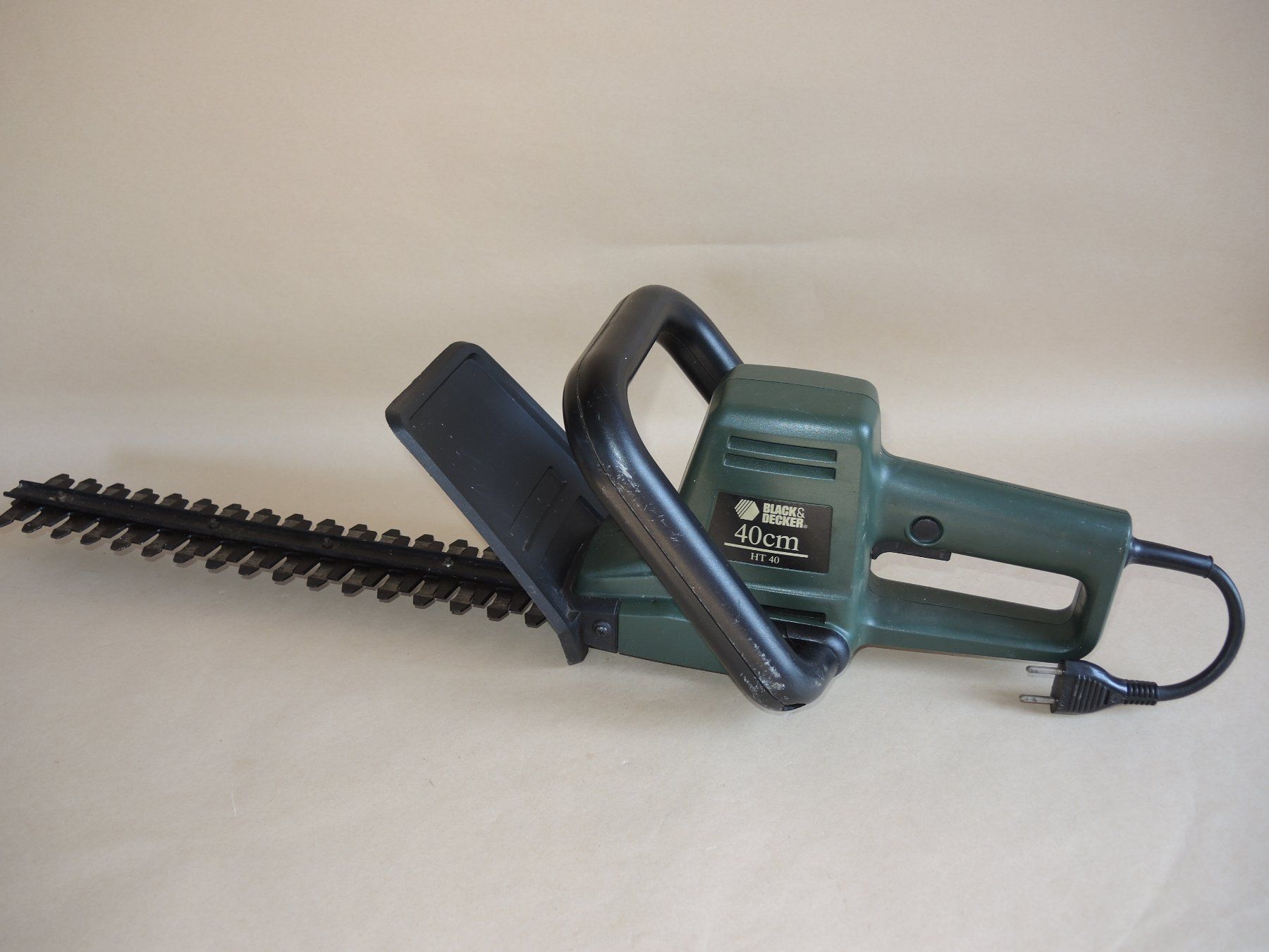 Tutti gli attrezzi: Black & Decker HT40 Heckenschere 40cm  Heckenschneider – Usato da Rorschach venduto da maeck8