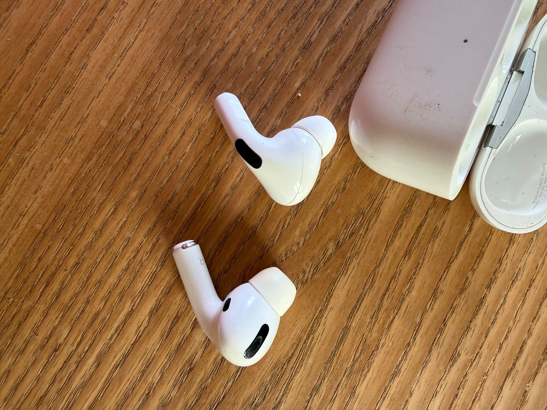 Apple Kopfhörer: AirPods Pro 1 Generation – Gebraucht aus Zürich von eva_mkj7 3