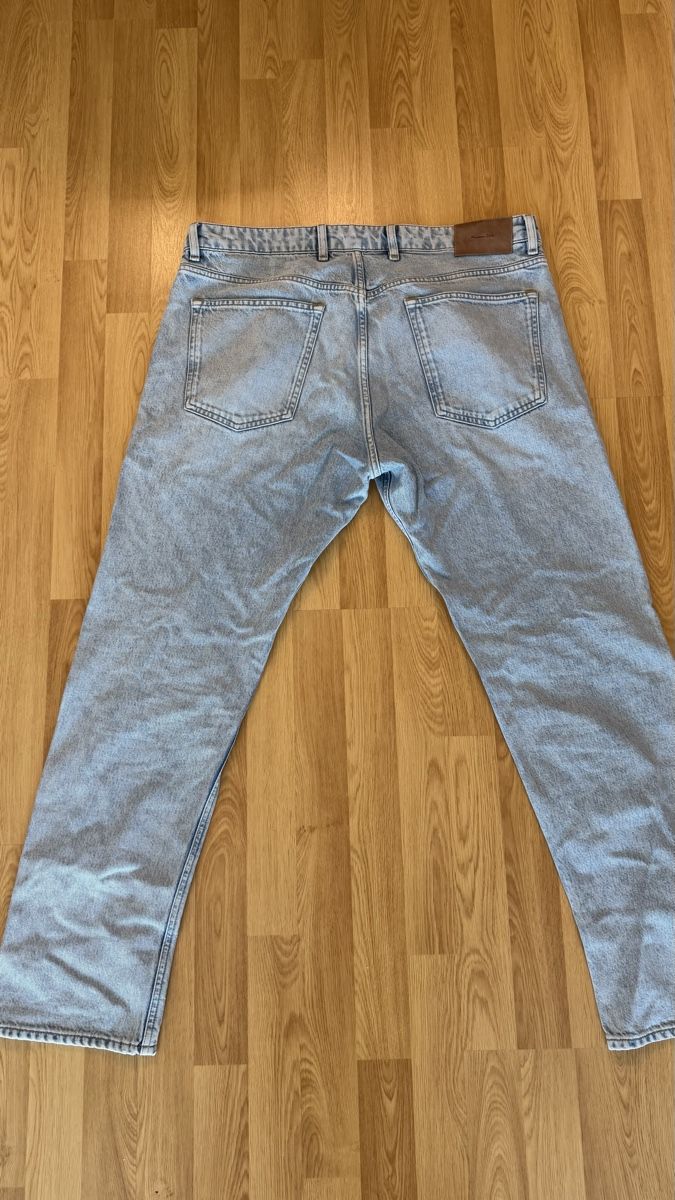 Massimo Dutti Jeans: Massimo Dutti Jeans hellblau Relaxed Fit – Nuovo (secondo la descrizione) da Lengnau AG venduto da Liirim 2