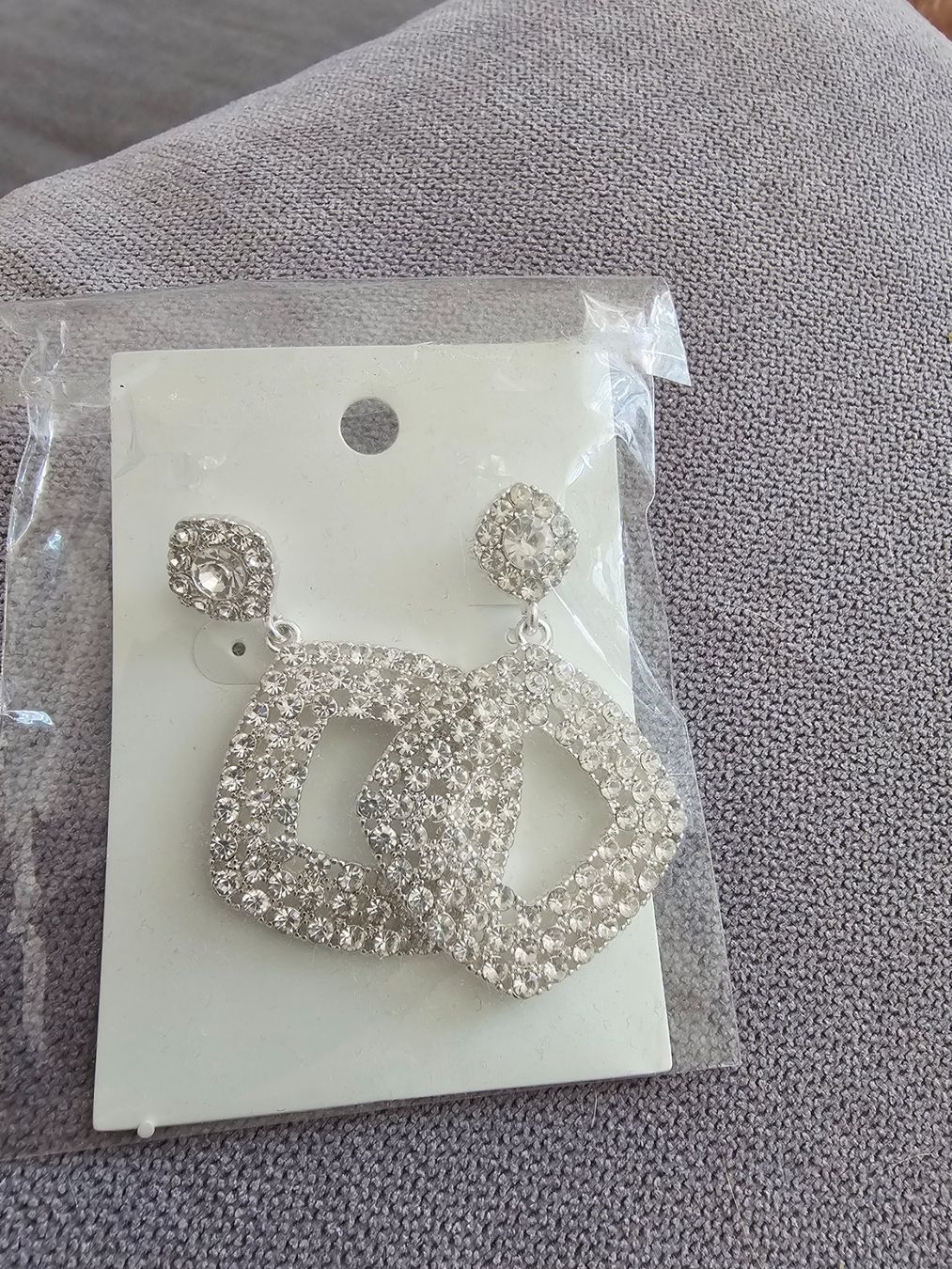 Ohrringe & -stecker: Ohrhänger Strasssteine kristall – Neu und originalverpackt aus Brunnen von tan_5pl5 1