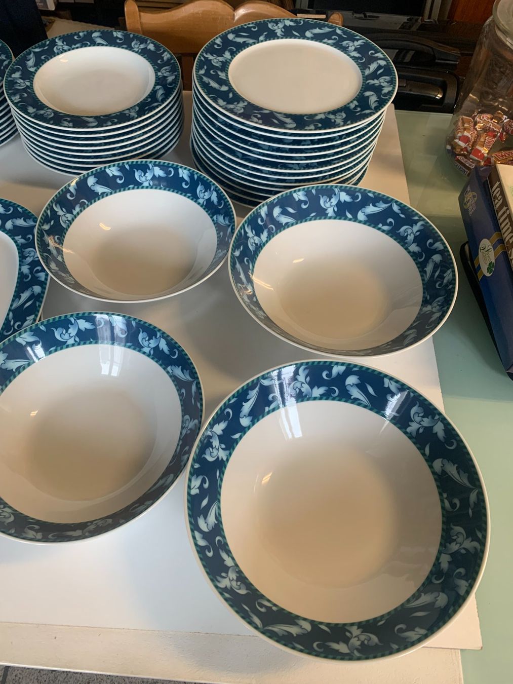 Set di piatti: 53 Teiliges Geschirrset Botticelli Design – Usato da Fislisbach venduto da chili2006 1