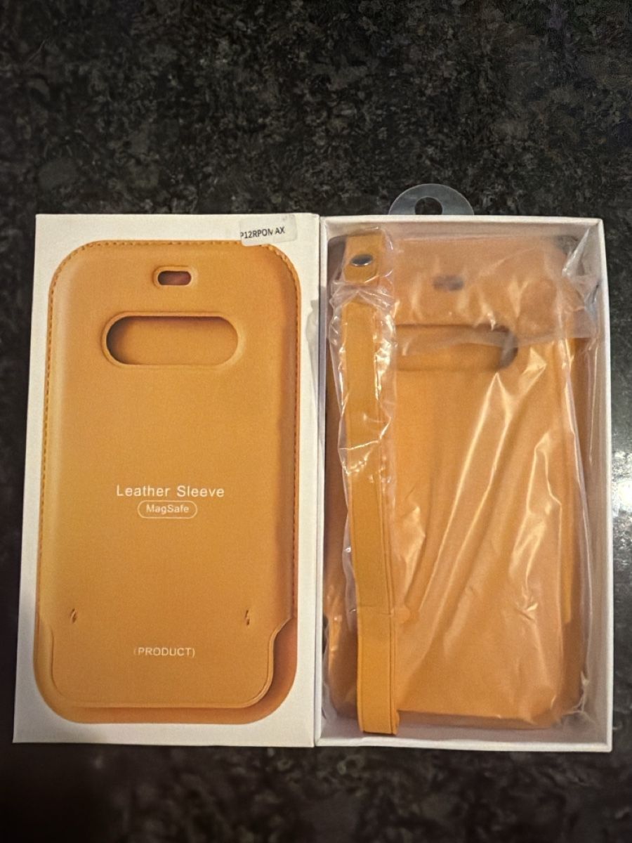 Apple Covers & Schutzfolien: Étui iPhone 12 Pro Max MagSafe neuf  – Neu (gemäss Beschreibung) aus Yverdon-les-Bains von ame_7f2x 1