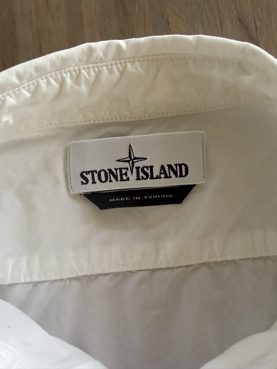 Camicie: Weisses Stone Island Hemd – Usato da Zürich venduto da Benutzter_name 3