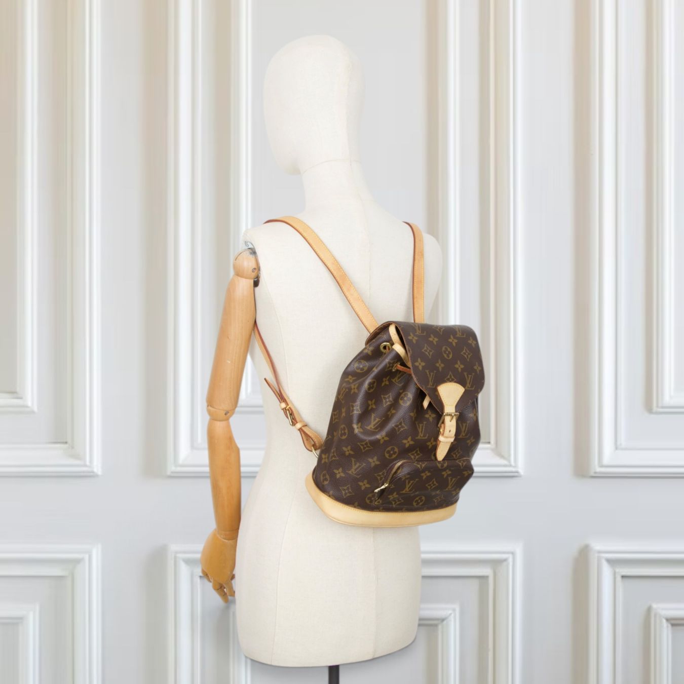 Louis Vuitton Rucksäcke: Louis Vuitton Montsouris MM Monogram – Gebraucht aus Binningen von Designerlabels 1
