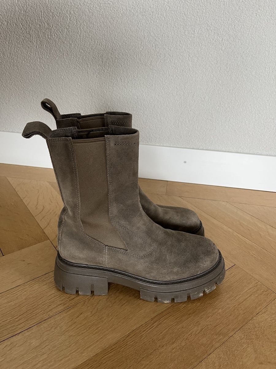 Ash Scarpe da donna: Bottes en daim kaki, de la marque ASH – Usato da Fribourg venduto da ine_y5jc 1