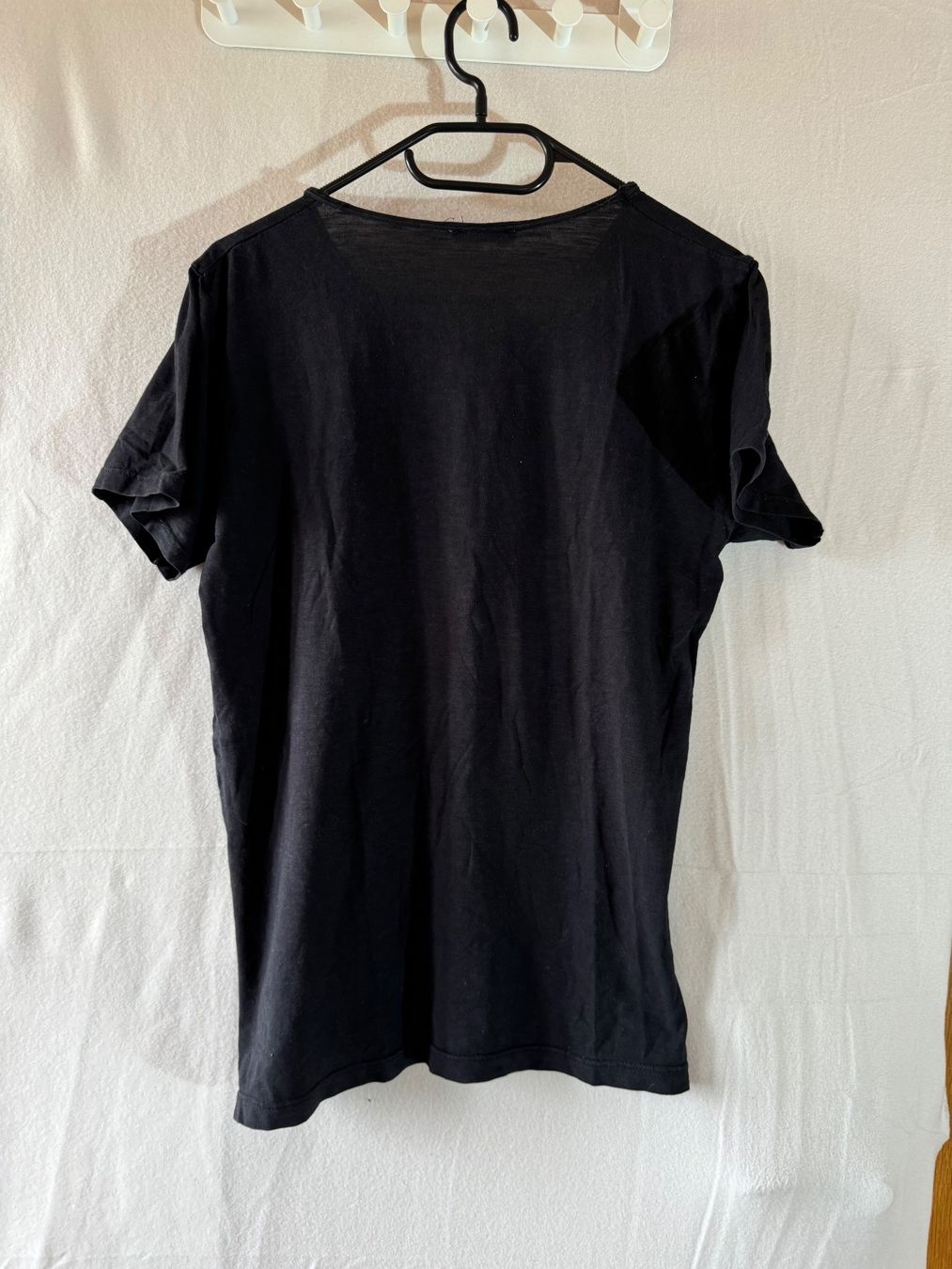 T-shirt: schwarzes T-Shirt Gr. M/L – Usato da Grosswangen venduto da SALE_SALE_SALE 6