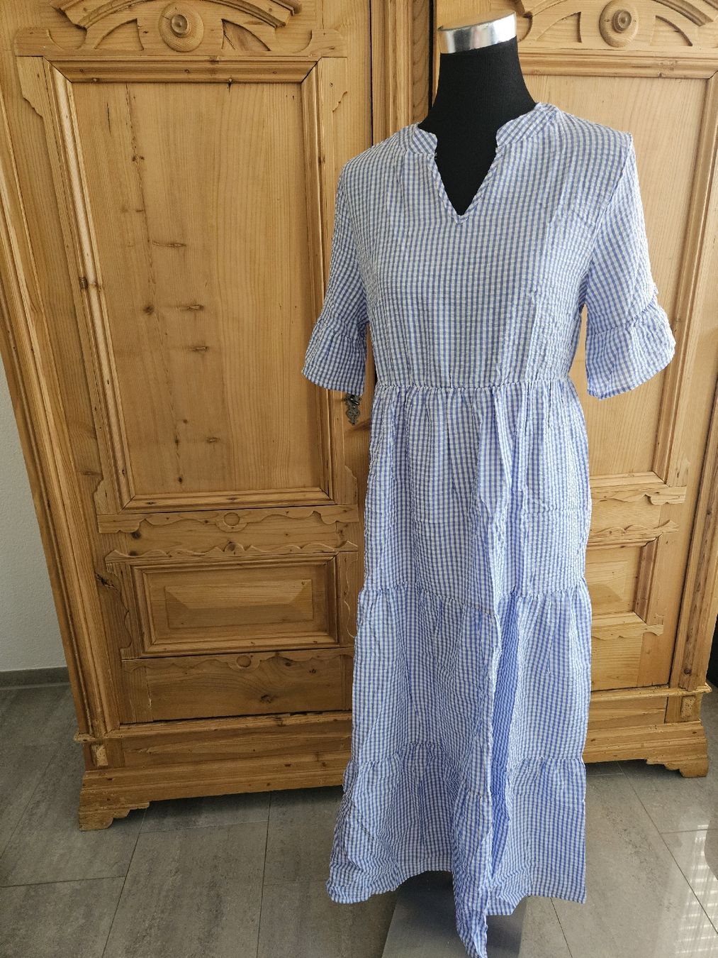 Kleider: schönes Kleid – Neu (gemäss Beschreibung) aus Wiesendangen von Sinhuk