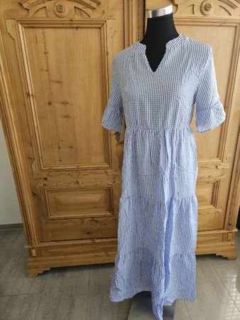 schönes Kleid