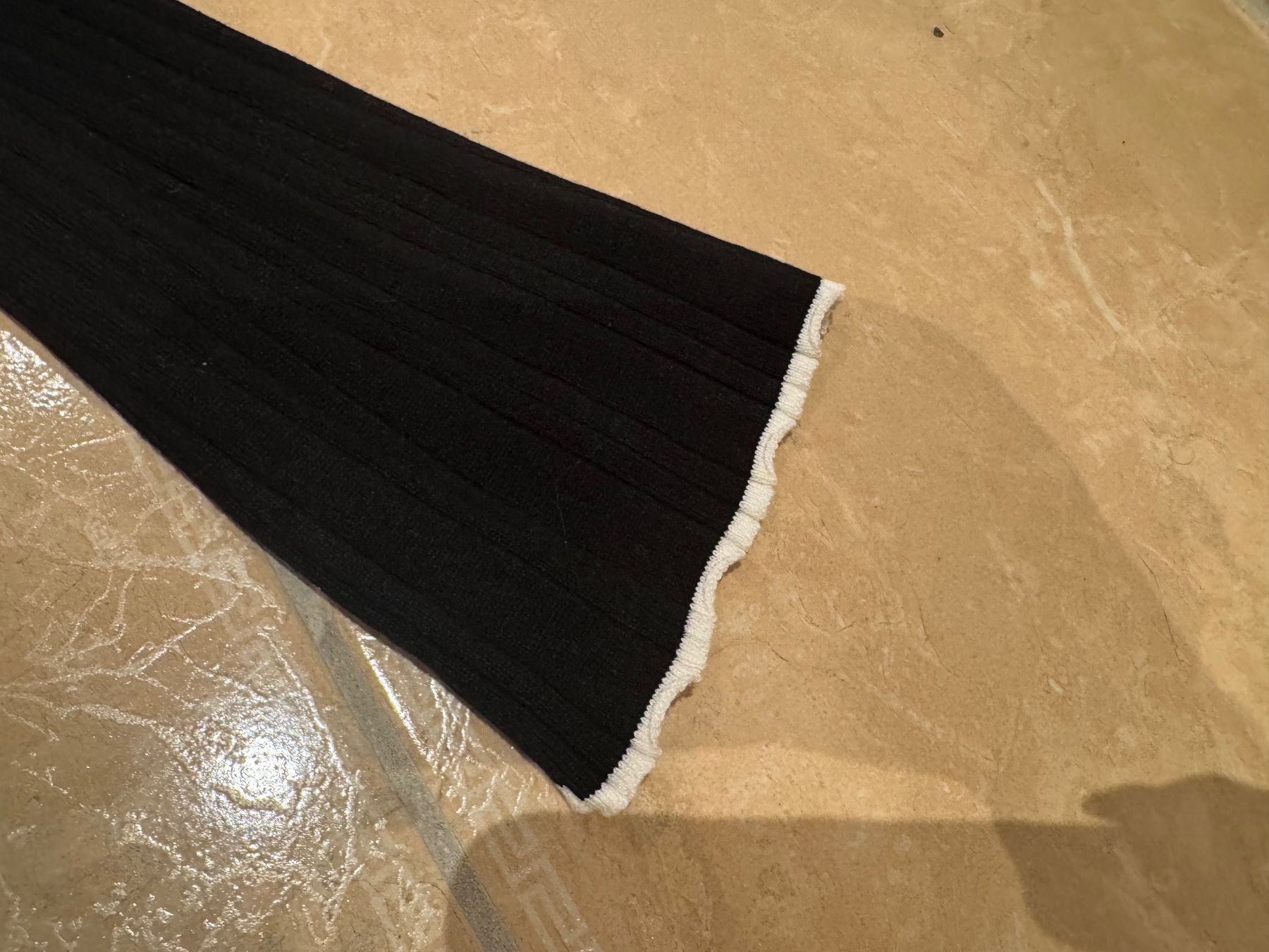 H&M Kleider & Röcke: H&M NWT Strickkleid, 5-6J 110-116 – Gebraucht aus Klingnau von Markus14 4