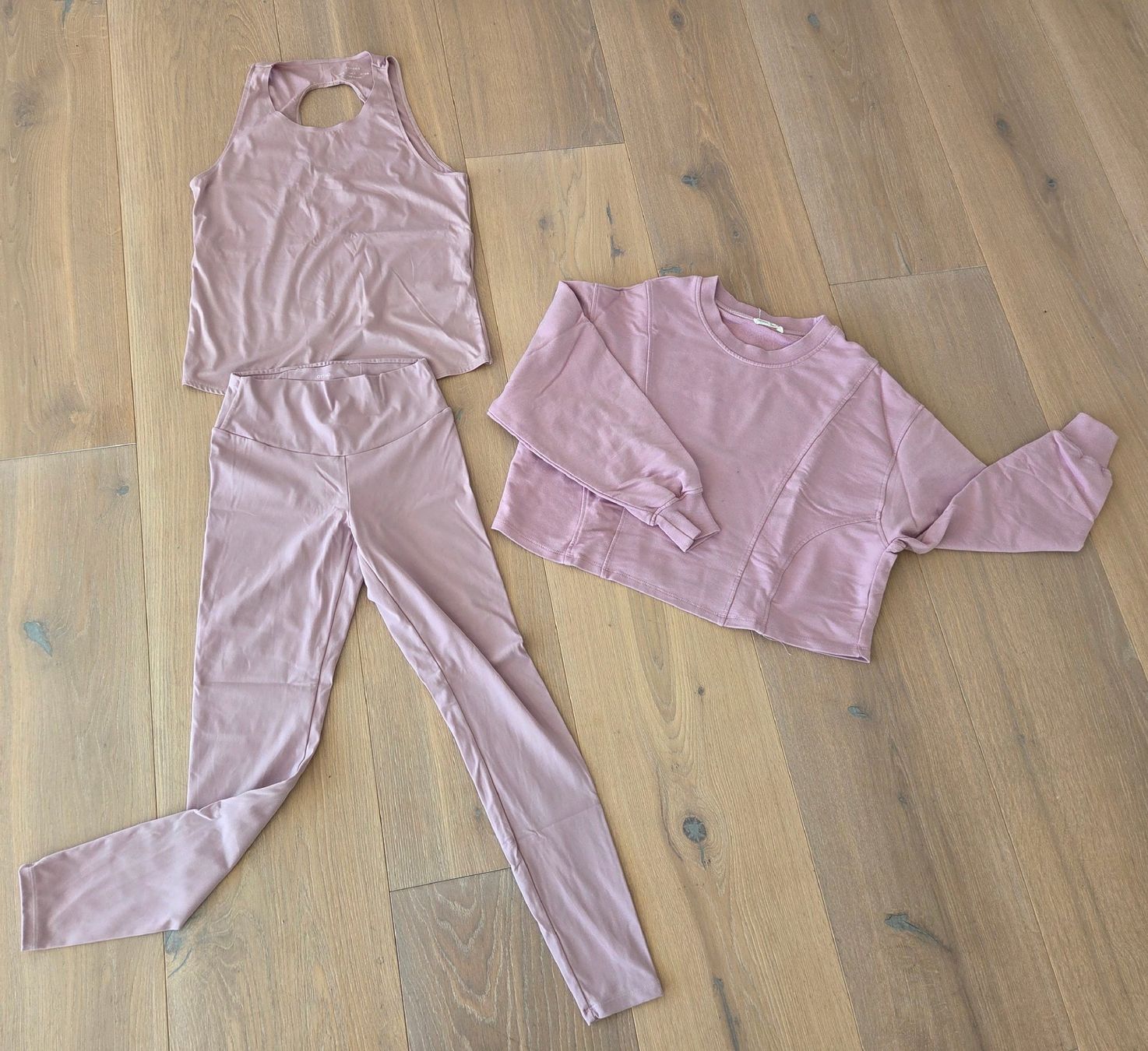 Oysho Kleiderpakete: Oysho Set Leggings, Top & Sweatshirt Light Pink (S/XS) – Gebraucht aus Rüschlikon von tiniweeeny 1