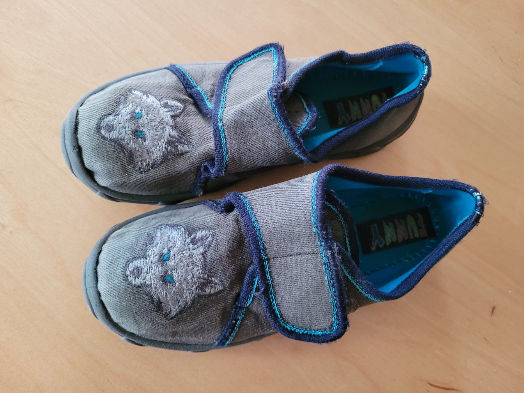 Scarpe per ragazzi: Finken Hausschuhe Funny Wolf grau Grösse 29 – Usato da Wiesendangen venduto da samoalk 2