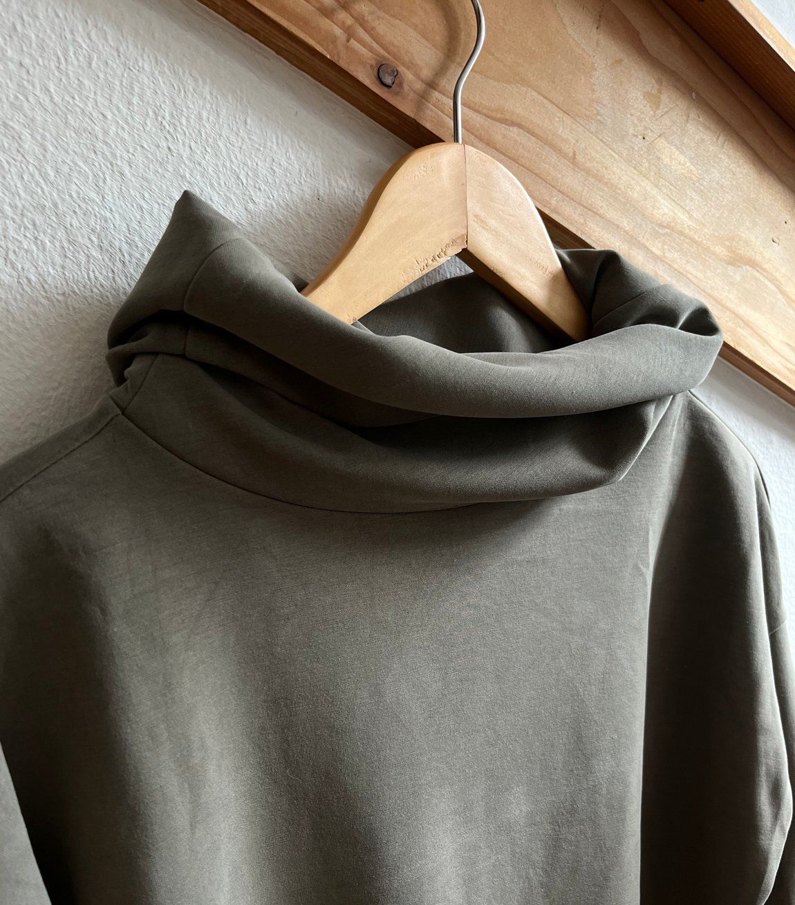 Opus Top: Sweat Opus à col haut – Usato da Hauterive NE venduto da romyberbe 3