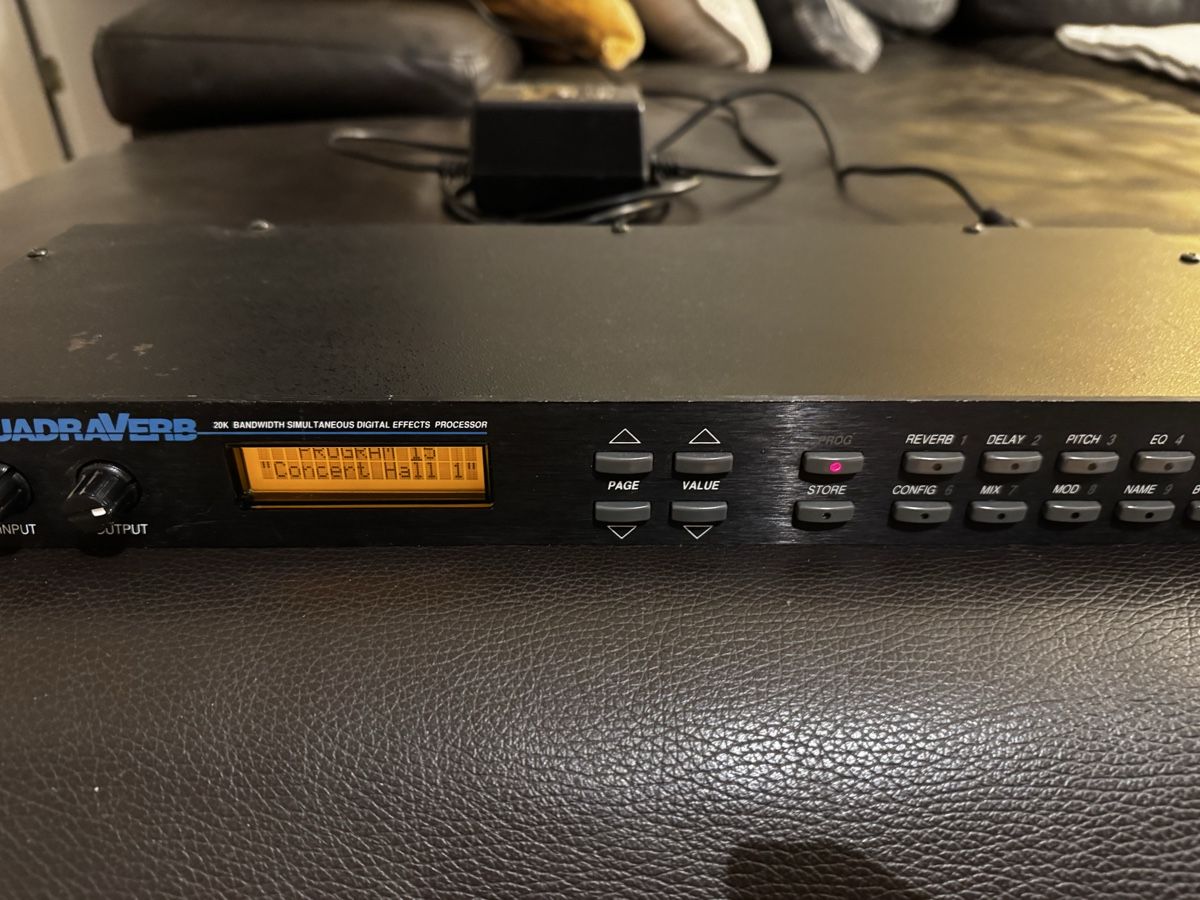 Alesis Strumenti musicali: Alesis Quadraverb Plus - Multieffektgerät – Usato da Zürich venduto da 1cut2 4