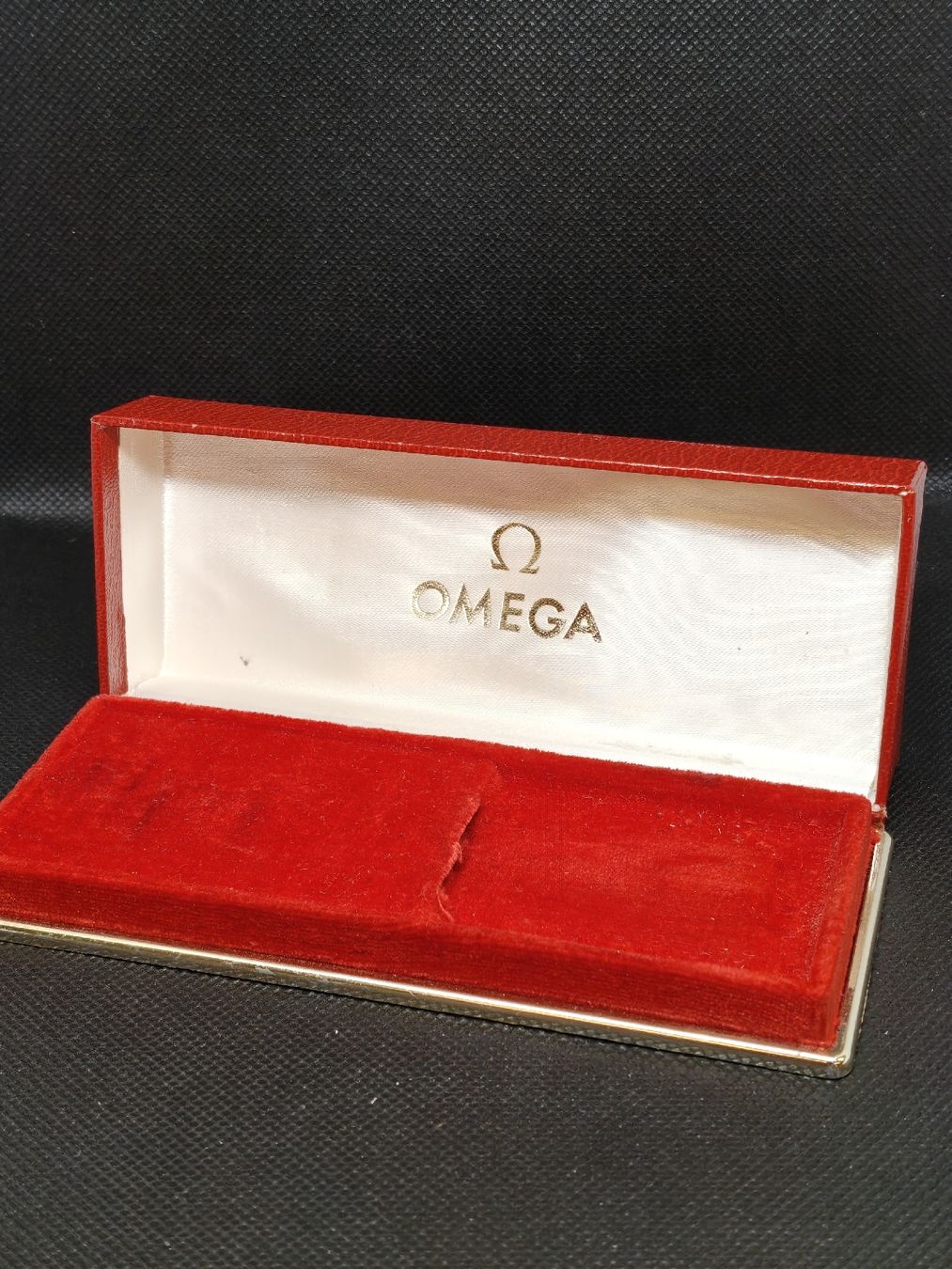 Uhrenboxen: Original Omega Uhrenbox  Vintage 1970er – Gebraucht aus Wangen an der Aare von RetroKontor 1