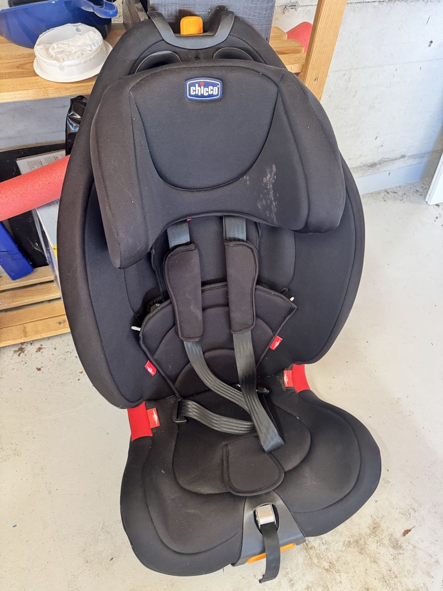 Chicco Auto-Kindersitze: Chicco Kindersitz 9-36 kg – Gebraucht aus Uesslingen von Flurint