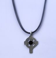 Keltisches Kreuz Halskette mit Lederband,