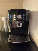 Kaffeevollautomat DeLonghi Magnifica S schwarz gebraucht