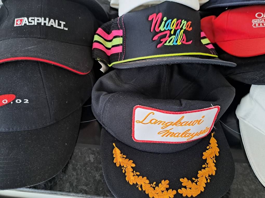 Copricapi, berretti & cappellini: Baseball Caps – Usato da Studen BE venduto da Pension0 1