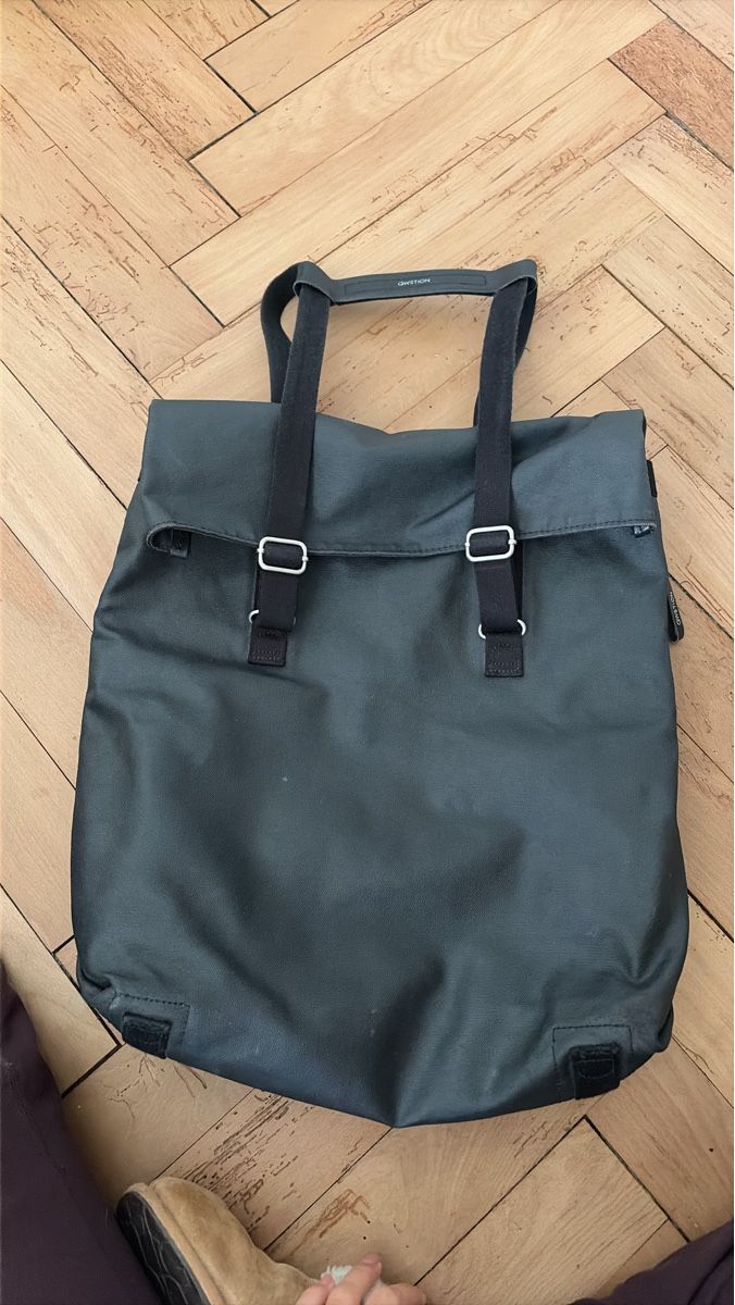 Qwstion Zaini: Rucksack QWSTION – Usato da Meggen venduto da TobeOneS