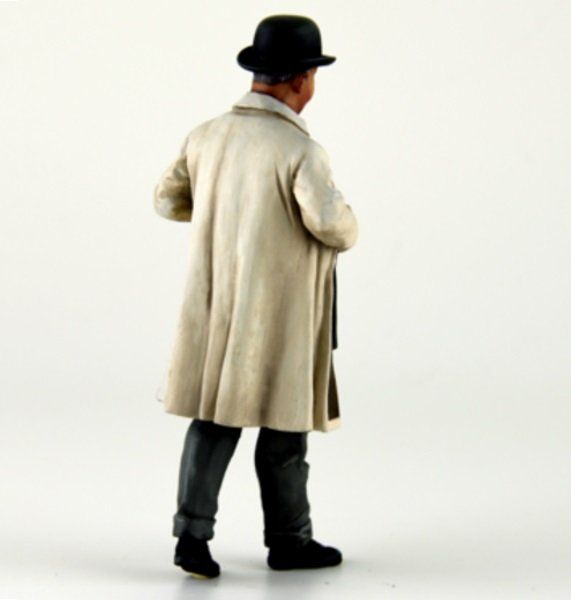 Statuette: Figurine: Ettore Bugatti (1:18) – Nuovo e nell'imballaggio originale da Tramelan venduto da collector-online 1