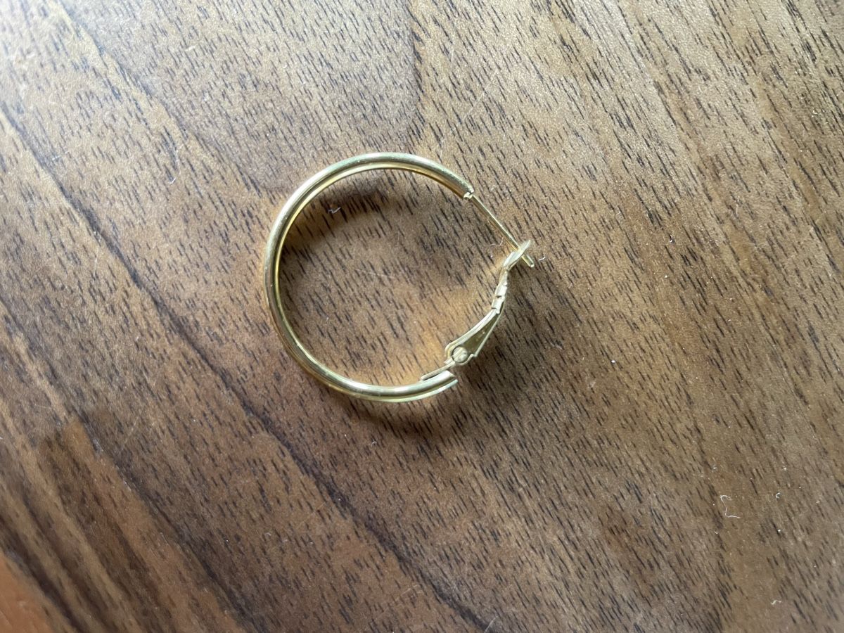 Ohrringe & -stecker: Vergoldete Creole Einzelstück ca. 2cm – Gebraucht aus Kriens von Noemijulia7