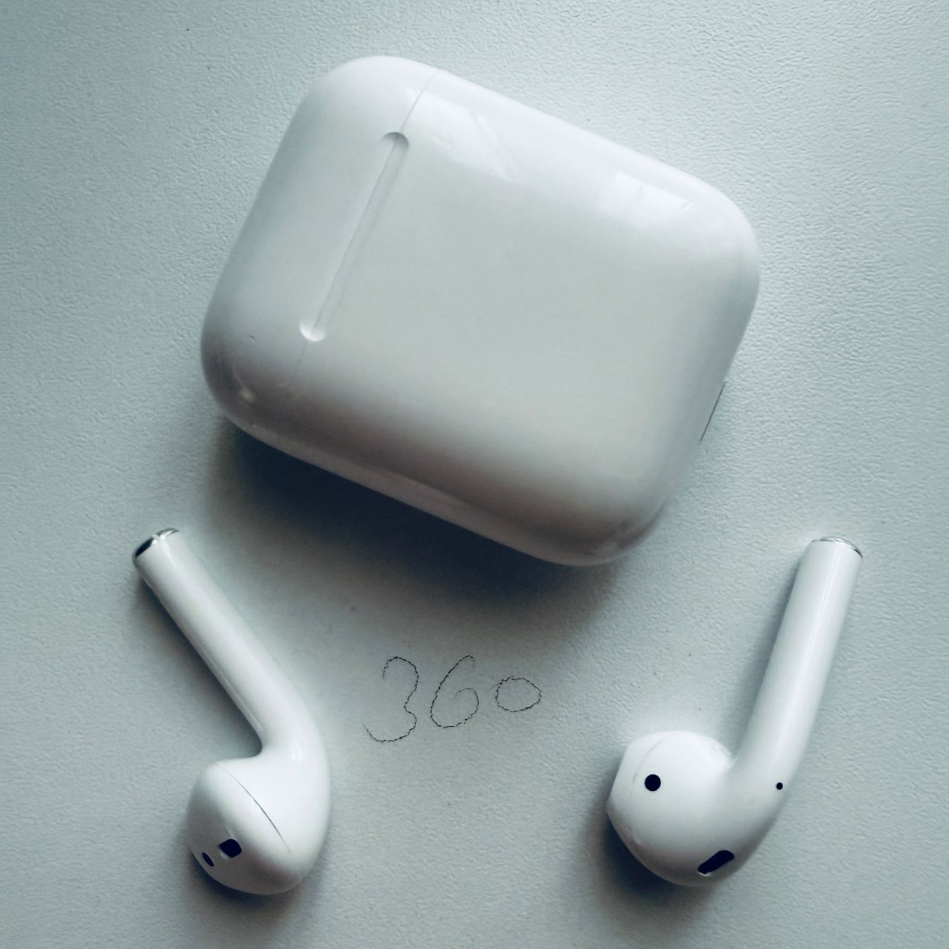Apple Cuffie: Original Apple AirPods 2 Gen. Wireless Kopfhörer & Case – Usato da Basel venduto da MY.AIRPODS.SHOP 2
