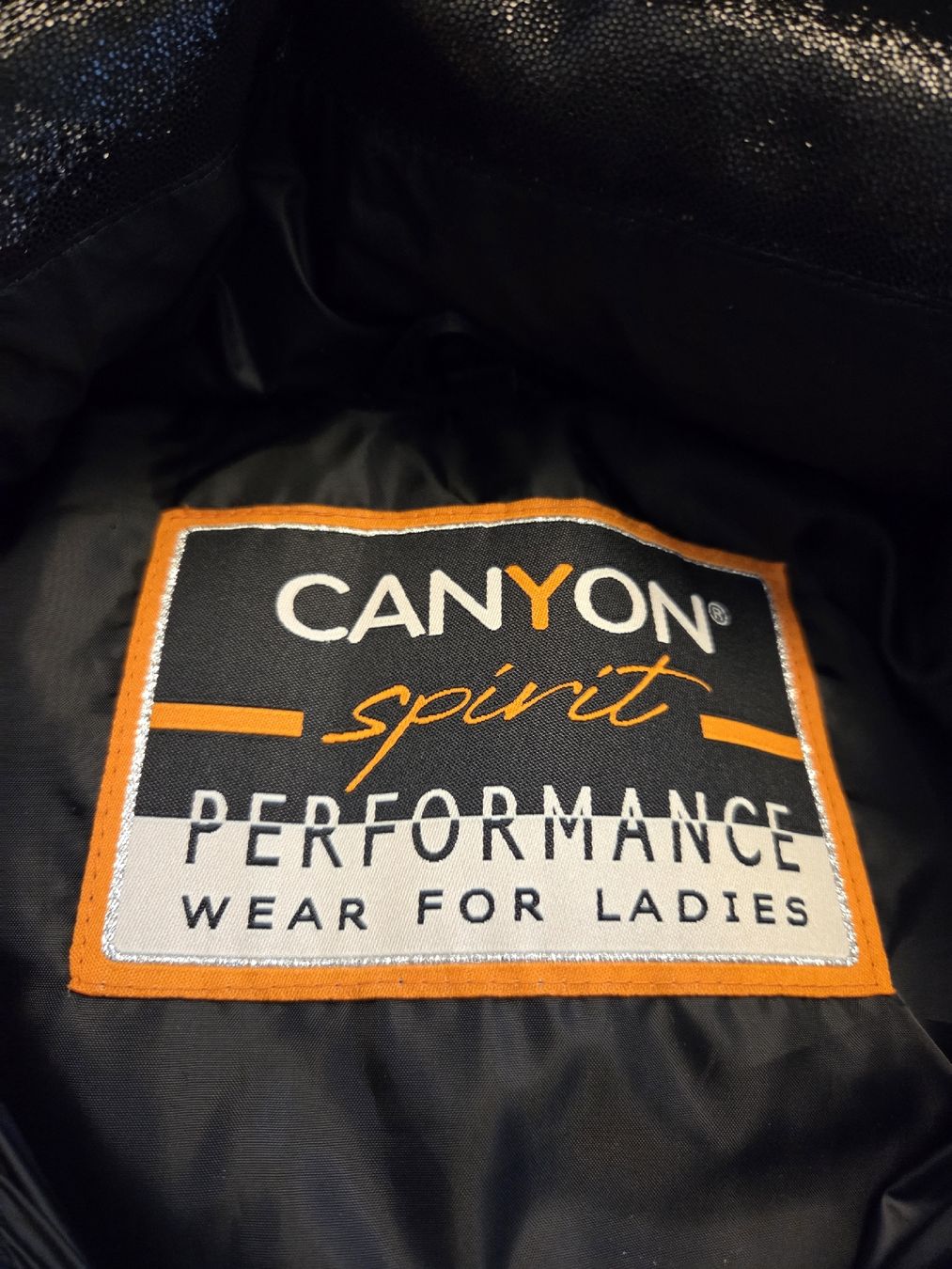 Canyon Giacche: schöne Steppjacke, Canyon – Nuovo (secondo la descrizione) da Wiesendangen venduto da Sinhuk 2
