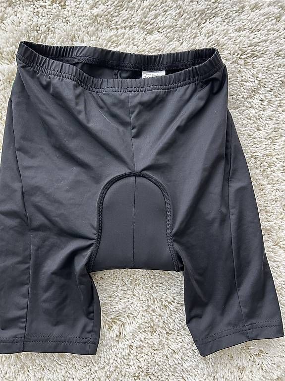 Pantaloni: Vaude, Velohose schwarz, Grösse 146/152 – Usato da Uerikon venduto da Audrey09