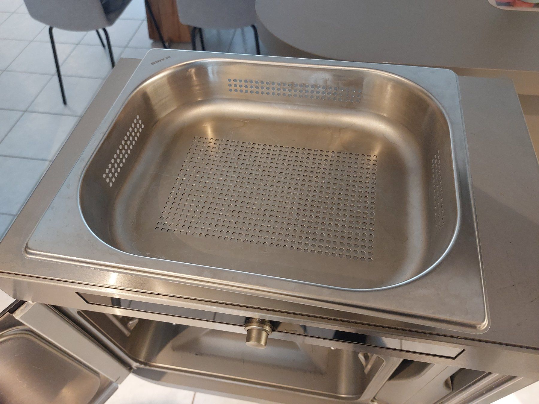 Miele Appareils de cuisine: Miele Dampfgarer DG 1050 – D'occasion à Schwerzenbach par Chimli 3