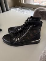 Guess Sneaker schwarz Grösse 37 monogramm Logo Reissverschlu