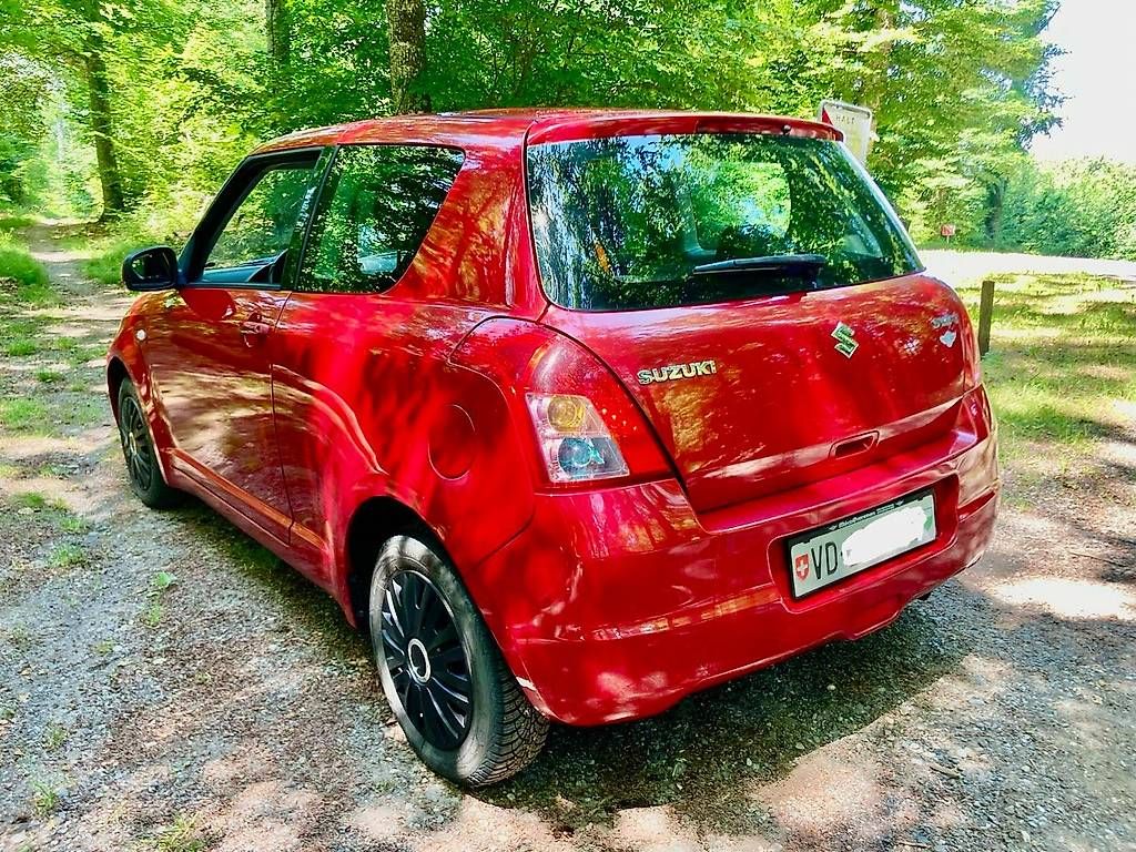 Automobili: Suzuki Swift 1.3 essence manuelle – Usato da Le Château-Croix venduto da RoccoPro 3