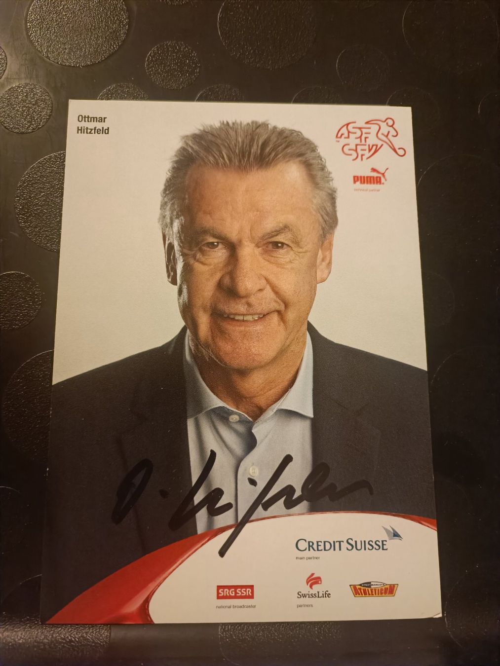 Autografi: Ottmar Hitzfeld - handsignierte SFV Autogrammkarte – Usato da Menziken venduto da Artographs