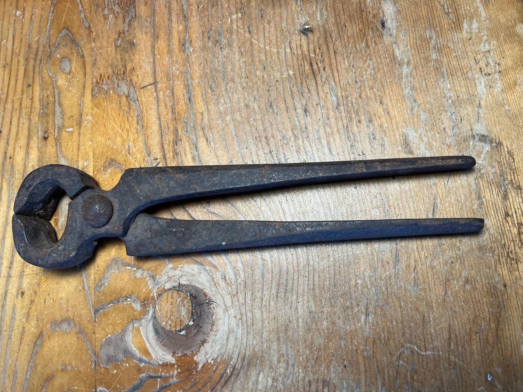 Tous les outils: Alte Beisszange – D'occasion à Flumenthal par Fetthenne
