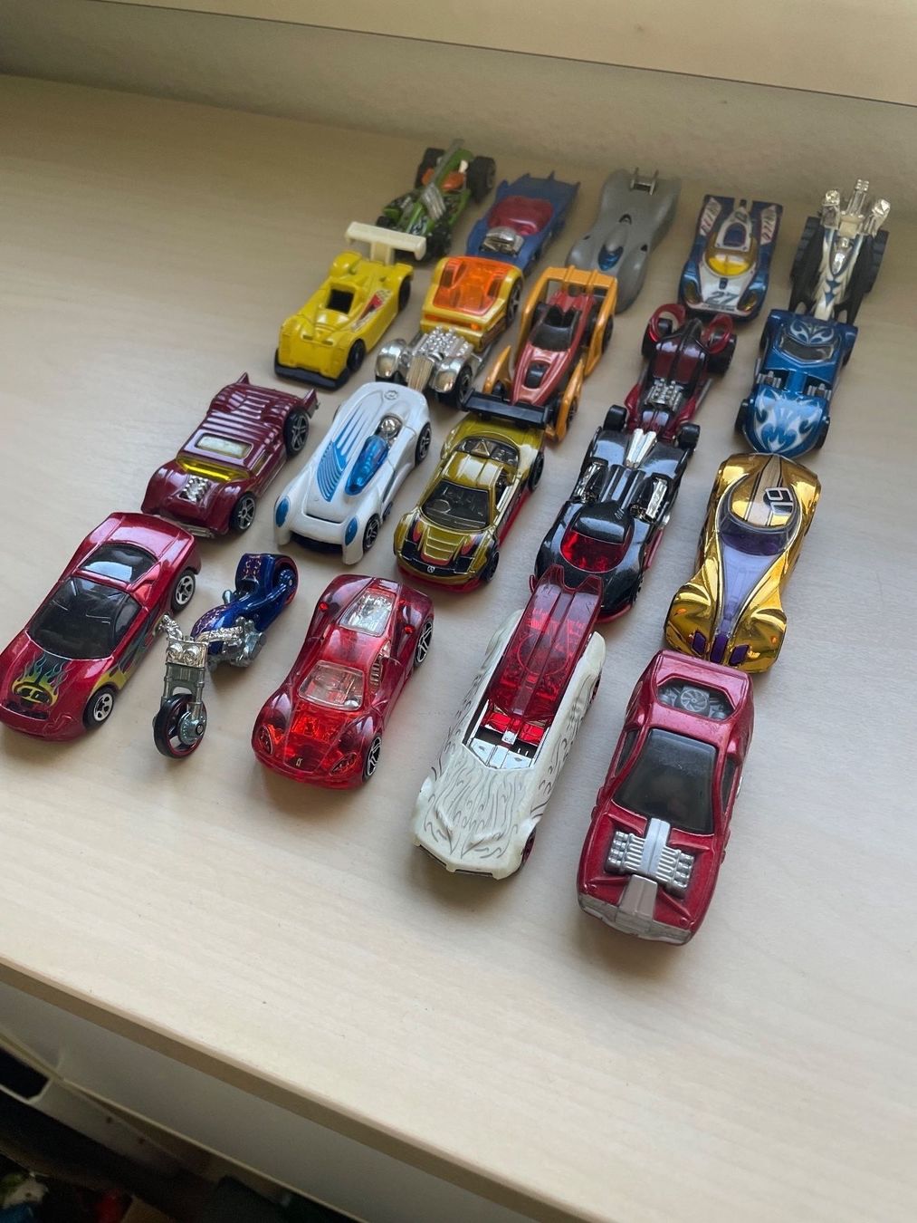 Hot Wheels Voitures modèles: Hot Wheels Autos – D'occasion à Basel par Yannicksali97 2