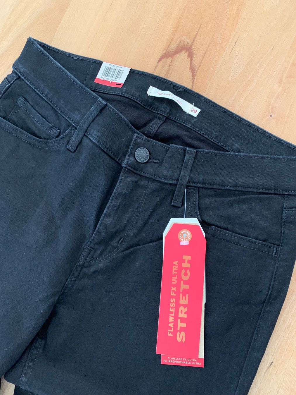 Levi's Jeans: Levi‘s 710 super skinny – Nuovo (secondo la descrizione) da Enggistein venduto da THE-IGOR 1