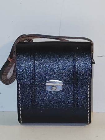 Tasche aus Leder, neu. Vintage. (nov544)