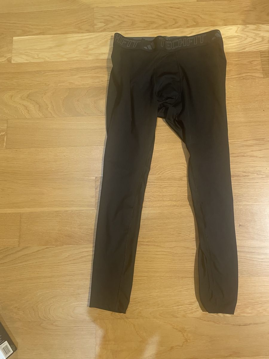 Adidas Pantaloni: Adidas Techfit Leggings L – Usato da uster venduto da 2017c