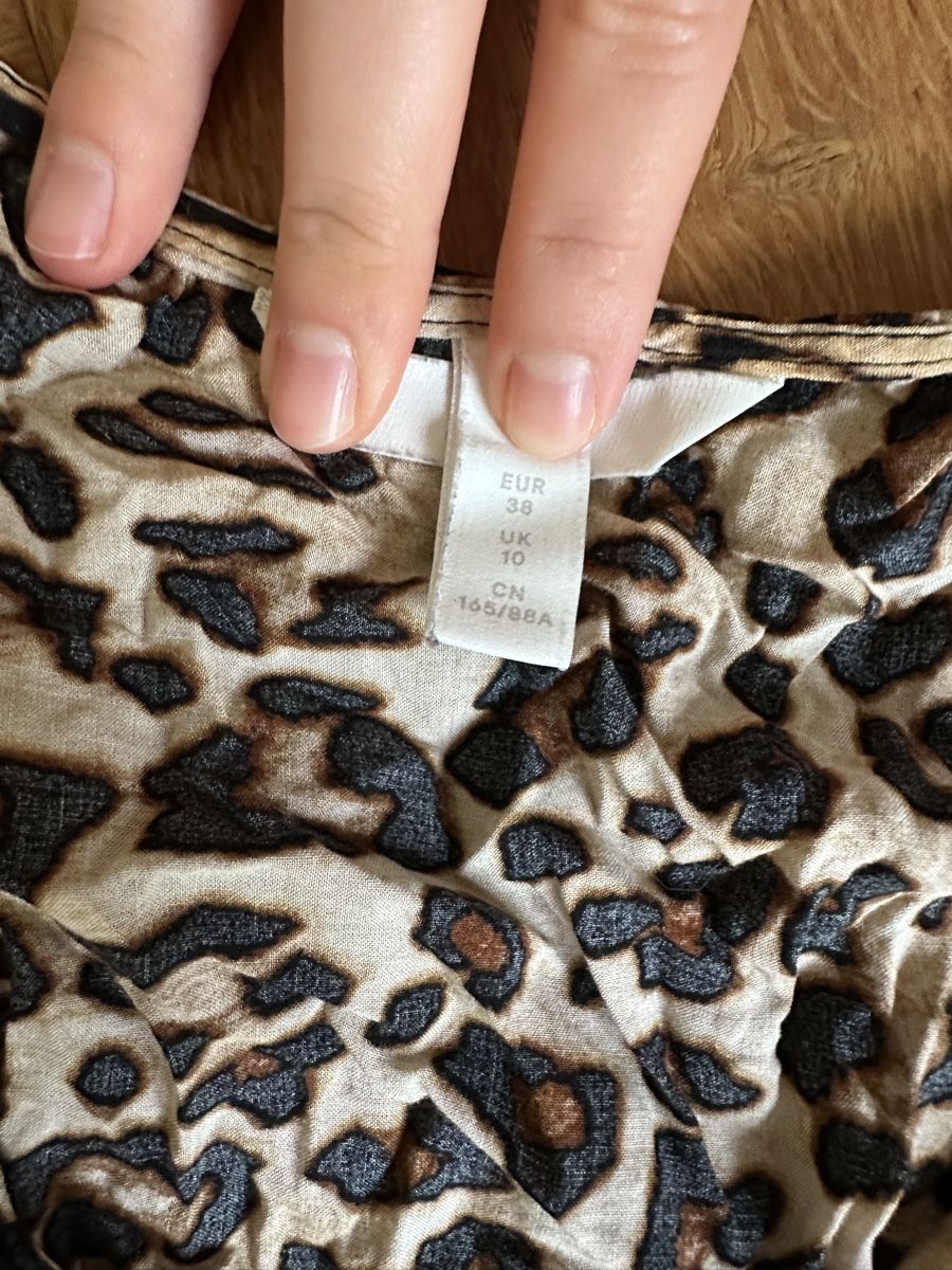 Camicette: H&M Blusen Leo und Floral – Usato da Bern venduto da Trikot-Liebe 2